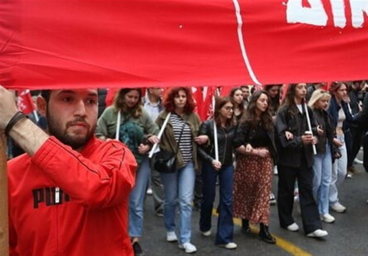 توقف قطارها و کشتی‌ها در روز کارگر در یونان
