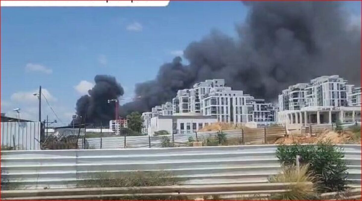 پایگاه ارتش صهیونیستی توسط موشک‌های حزب‌الله به آتش کشیده شد+ فیلم