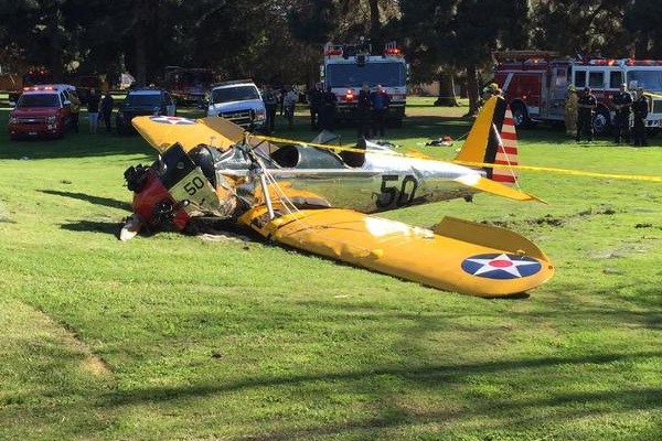 ستاره سرشناس هالیوود از سانحه سقوط هواپیما جان به‌در برد + تصاویر