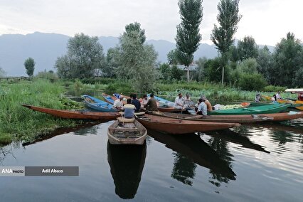 Floating Vegetable Market in Kashmir (Exclusive)