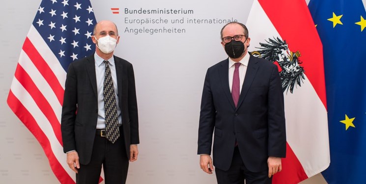 وزیر خارج اتریش و رابرت مالی