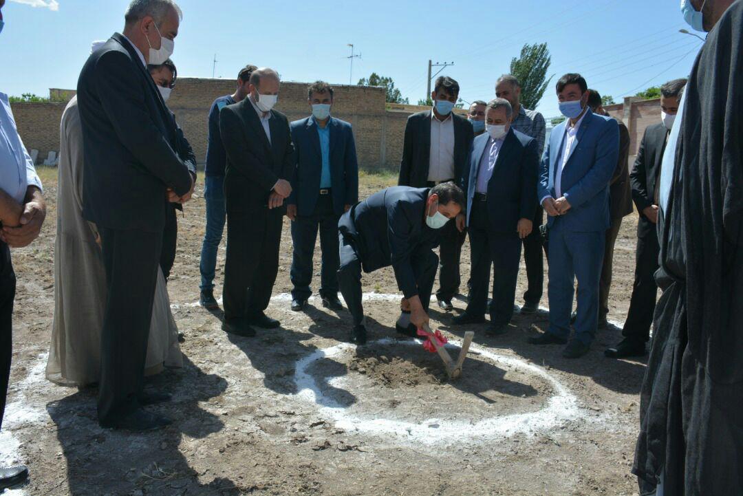 عملیات اجرایی مجتمع تجاری و خدماتی دانشگاه آزاد اسلامی واحد سراب آغاز شد