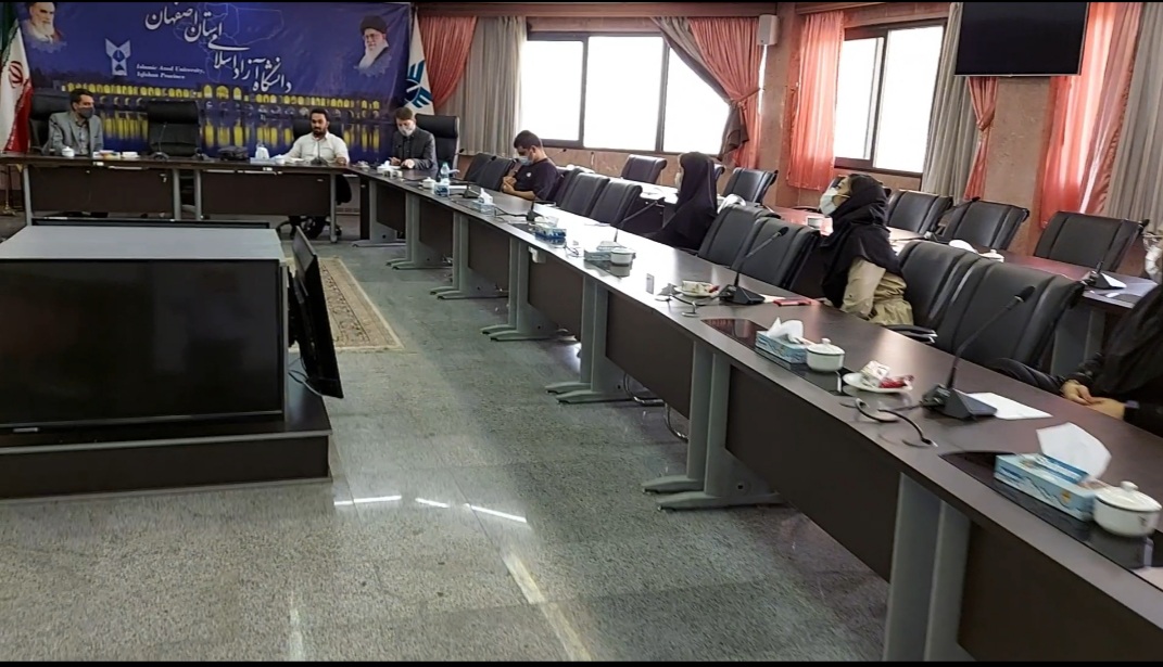 نشست با نمایندگان کانون‌ها و تشکل‌های دانشجویی دانشگاه آزاد اصفهان