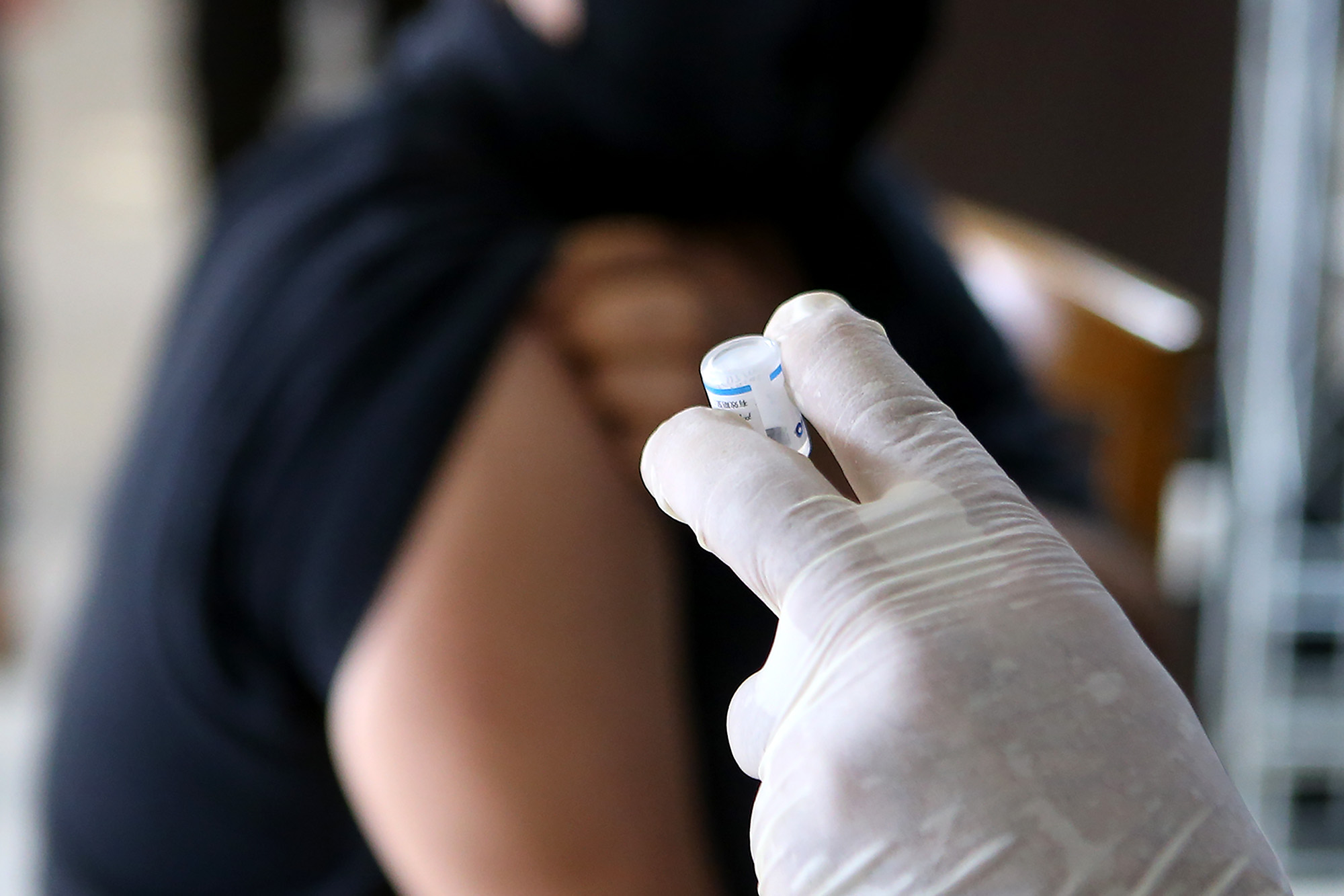 تزریق واکسن کرونا درمرکز رسانه های دانشگاه آزاد