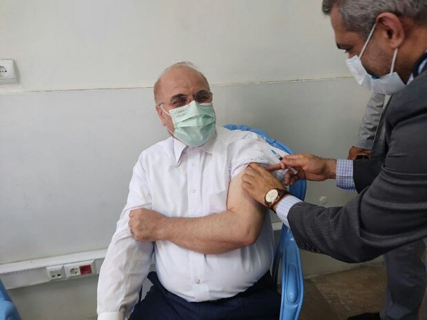 قالیباف اولین دز واکسن ایرانی