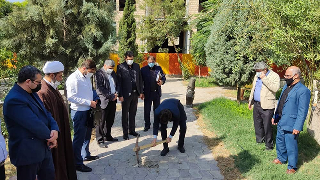 کلنگ‌زنی مقبره مطهر شهدای گمنام در دانشگاه آزاد اسلامی اسلامشهر