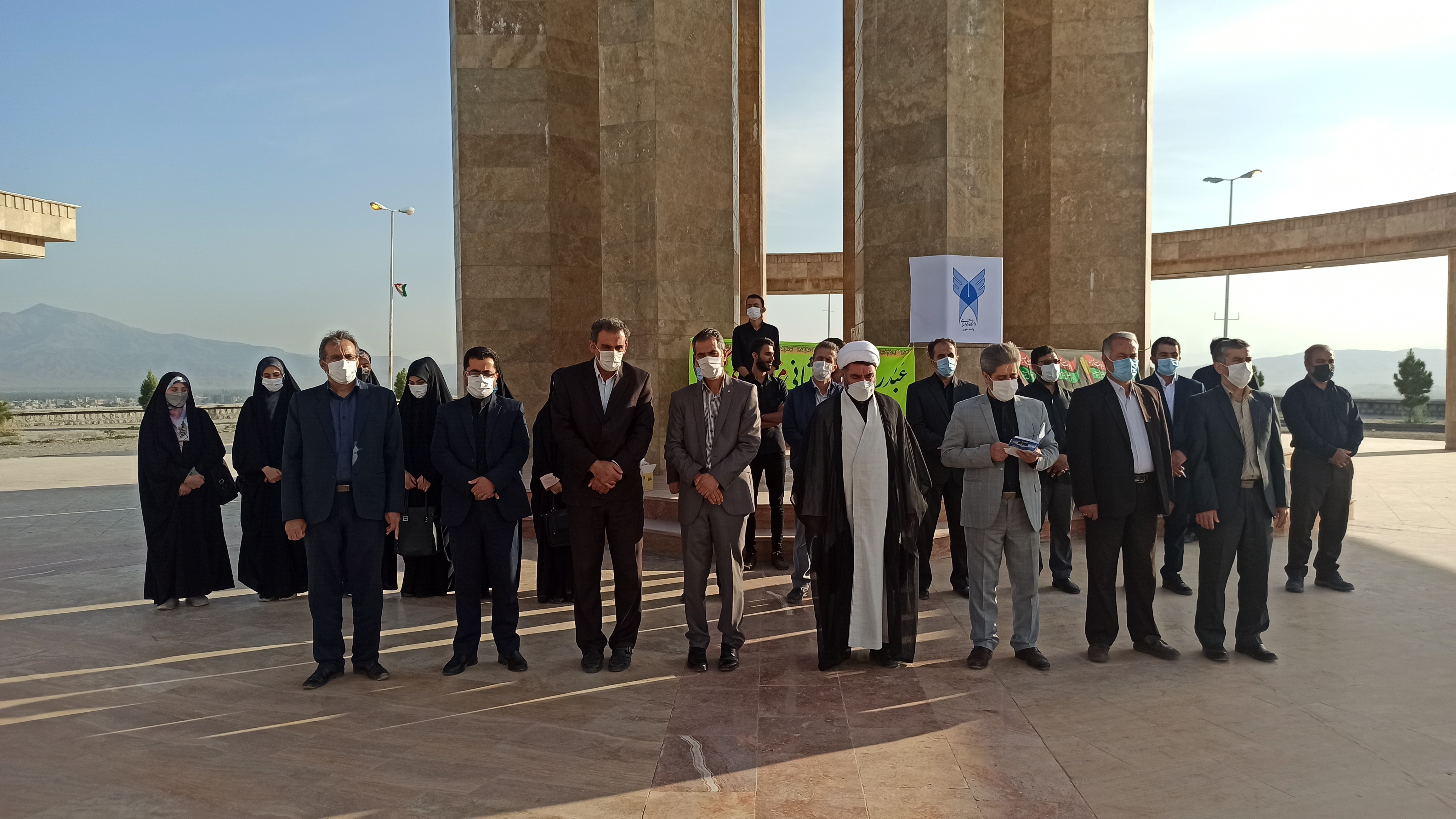 برگزاری مراسم گرامیداشت هفته دفاع مقدس توسط دانشگاهیان دانشگاه آزاد اسلامی خوی