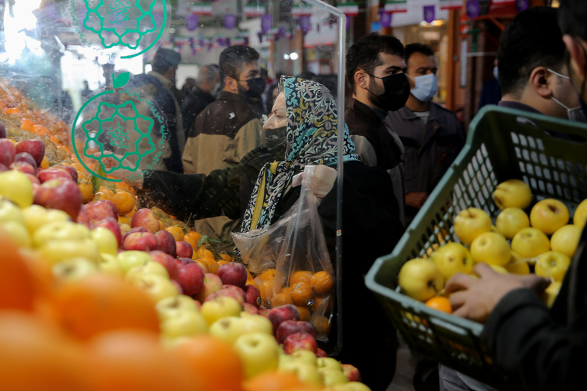 بازدید شهردار تهران از میادین میوه و تره‌بار