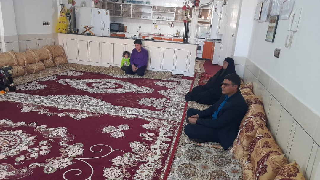 دیدار مسئولان دانشگاه آزاد اسلامی با خانواده نخستین شهید شهرستان لردگان