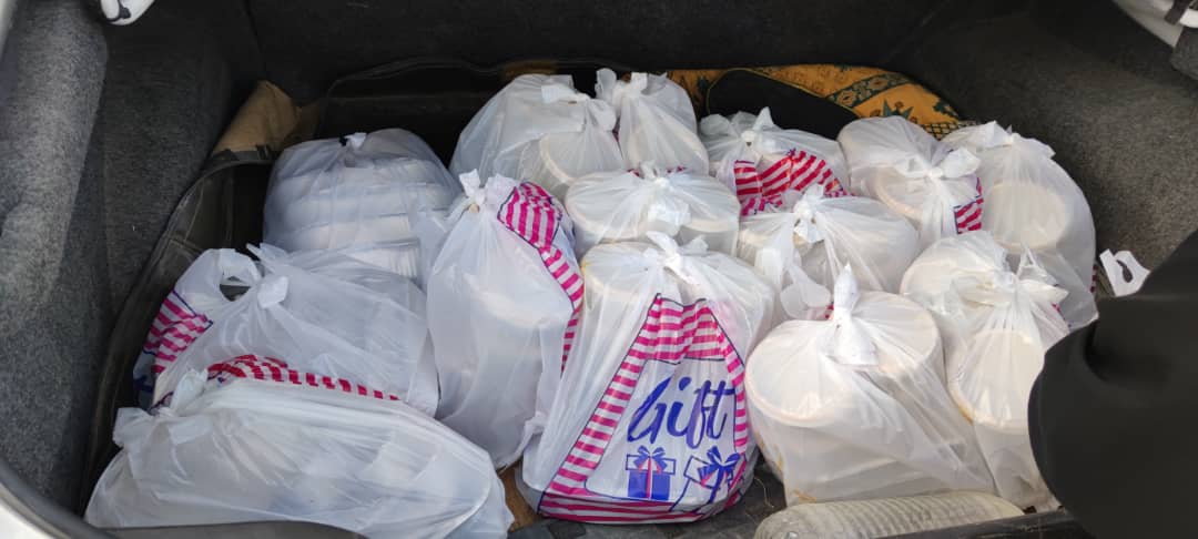توزیع اطعام کریمانه توسط دانشگاه آزاد اسلامی لارستان