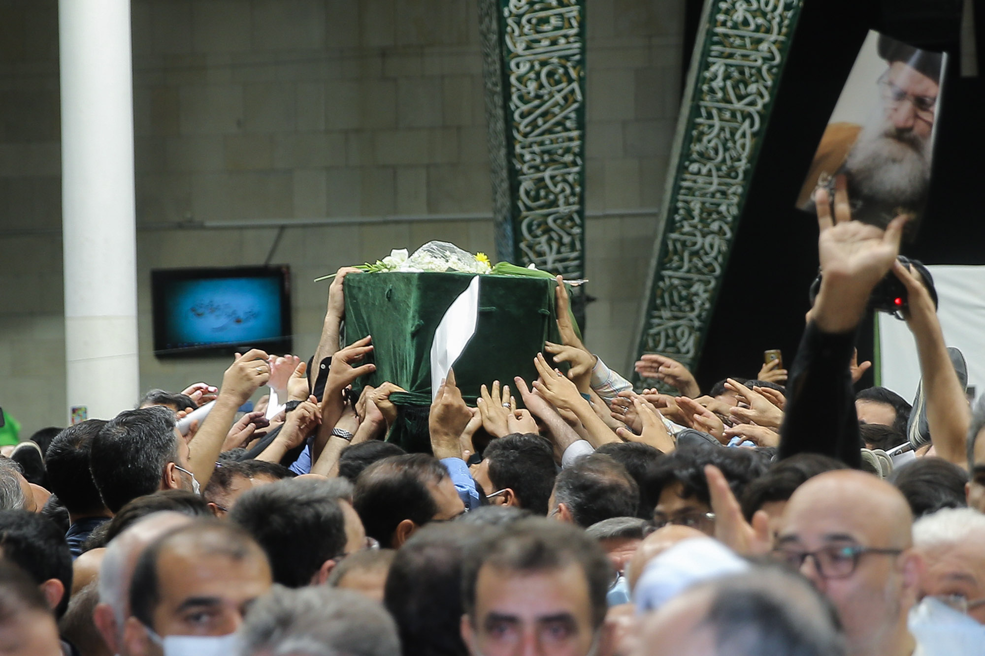 مراسم تشییع پیکر آیت الله سید عبدالله فاطمی نیا