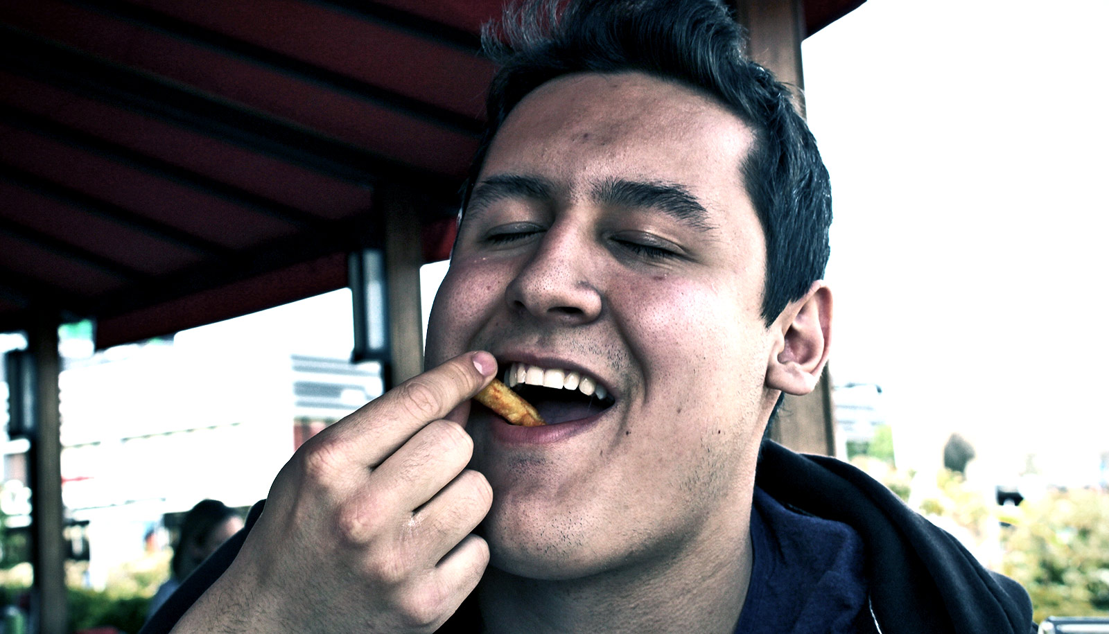man-eating-fry-with-joy_1600.jpg