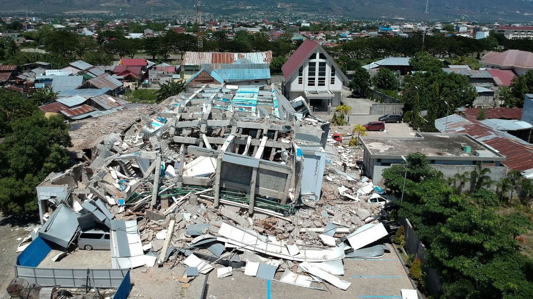 skynews-tsunami-palu_4438284.jpg