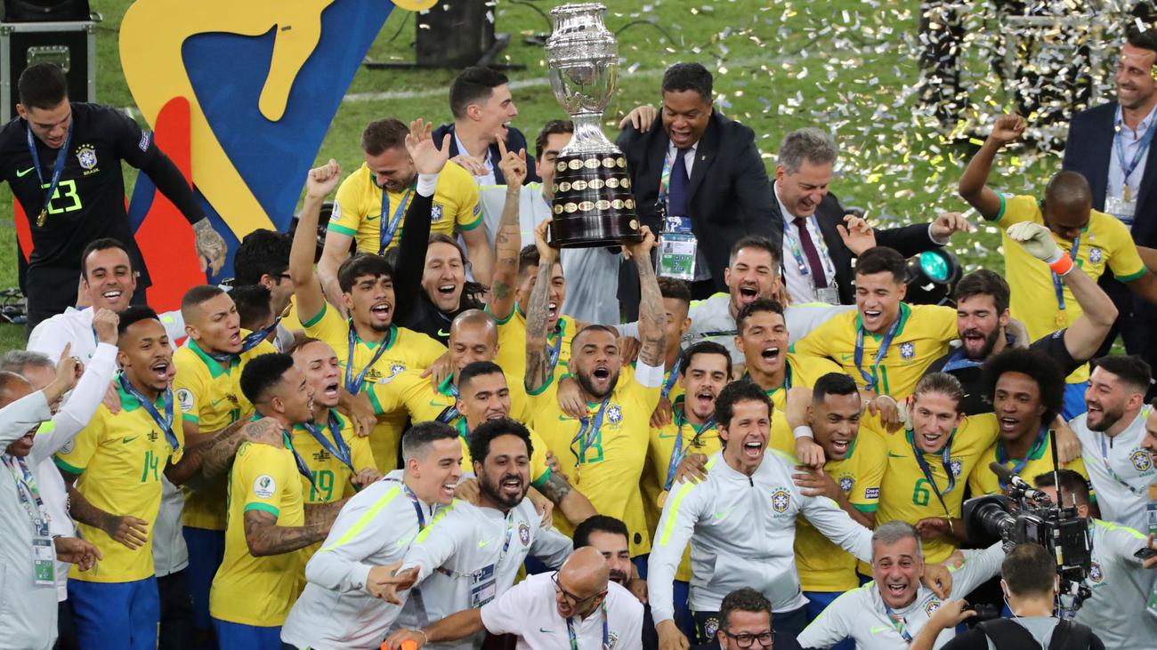 2788191-2019-07-07T222957Z_545408073_RC169F16D8F0_RTRMADP_3_SOCCER-COPA-BRA-PER.jpg