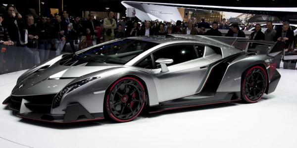 Lamborghini-Veneno-Salon-automobile-genève-2013-600x299.jpg