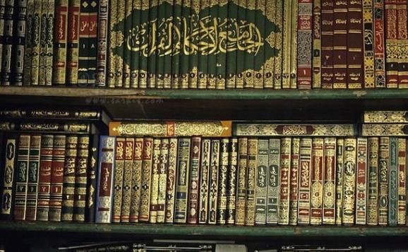 rf-arabic-writing-books-bookshelf-row-syr100-e1442700696556-710x434.jpg