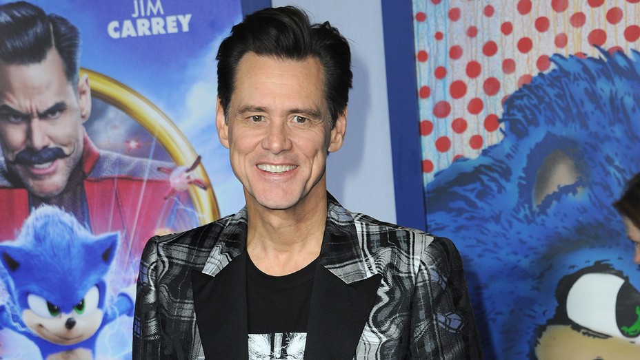 Jim-Carrey-Getty-H-2021-1613874651-928x523.jpg