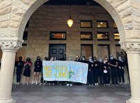 اعتقال طلاب من جامعة ستانفورد في كاليفورنيا بعد اعتصام داعم لغزة