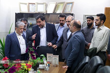 زیارة رئيس جامعة آزاد الإسلامية، بيجن رنجبر، عن شركات المعرفة التابعة للجامعة الواقعة في محافظة أصفهان