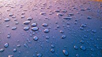 Scientists Craft World’s Most Water-Repellent Surface