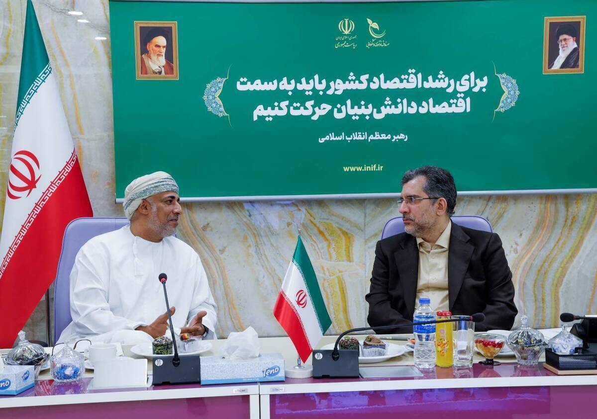 Iran, Oman Explore Avenues to Expand Scientific, Technological Ties