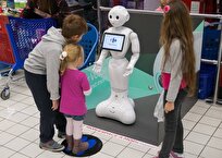Preschoolers Prefer to Learn from Competent Robot than Incompetent Human