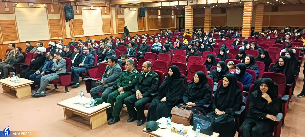 جامعه با اجرا به وصیتنامه شهدا از آسیبها در امان خواهد ماند جامعه با اجرا به وصیتنامه شهدا از آسیبها در امان خواهد ماند