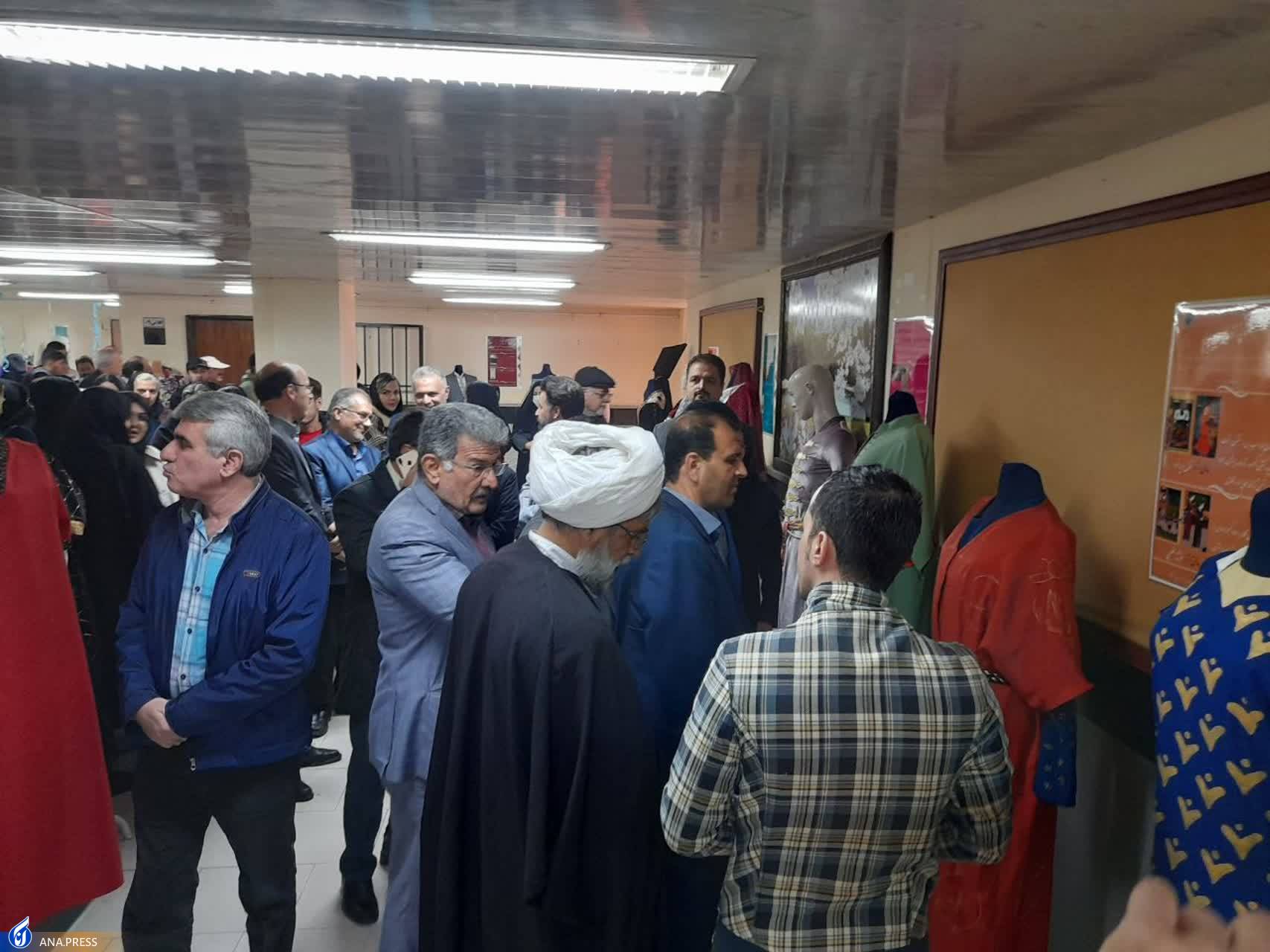 برپایی نمایشگاه بازسازی پوشاک مردان و زنان سرزمین ایران با ۳۷ اثر برپایی نمایشگاه بازسازی پوشاک مردان و زنان سرزمین ایران با ۳۷ اثر