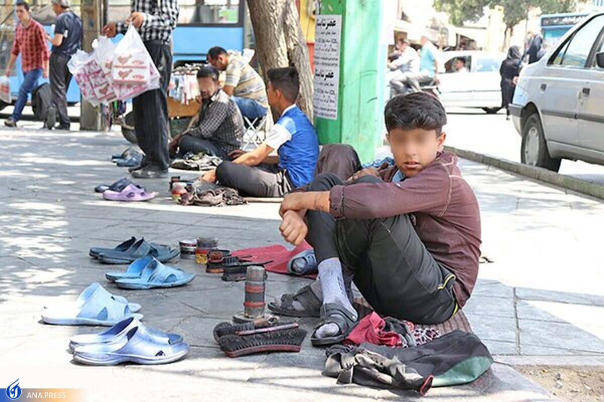 حراج کودکی در خیابان
