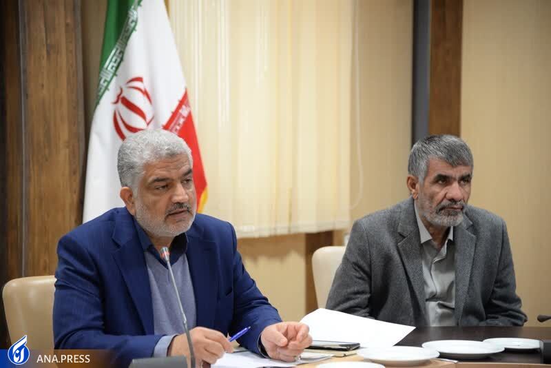 تقابل دشمن با شعار «امید من به شما دبستانیهاست» امام راحل با هدف قرار دادن نوجوانان تقابل دشمن با شعار «امید من به شما دبستانیهاست» امام راحل با هدف قرار دادن نوجوانان