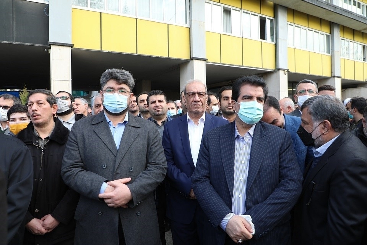 پیکر پاک شهید گمنام کارگری در محوطه وزارت تعاون، کار و رفاه اجتماعی به خاک سپرده شد