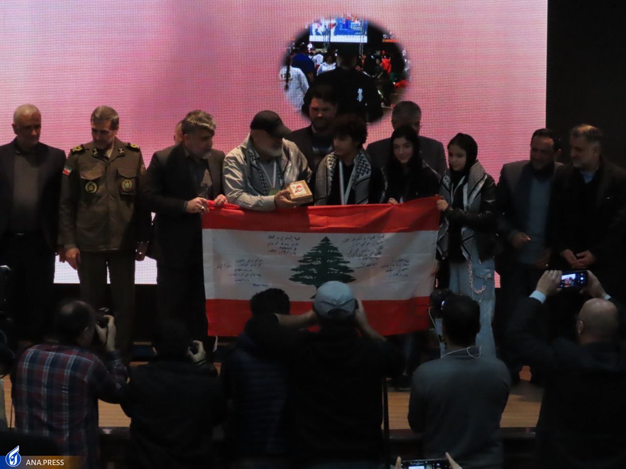 تقدیر از ورزشکاران جوانمرد در سالگرد شهید قاسم سلیمانی+تصاویر تقدیر از ورزشکاران جوانمرد در سالگرد شهید قاسم سلیمانی+تصاویر