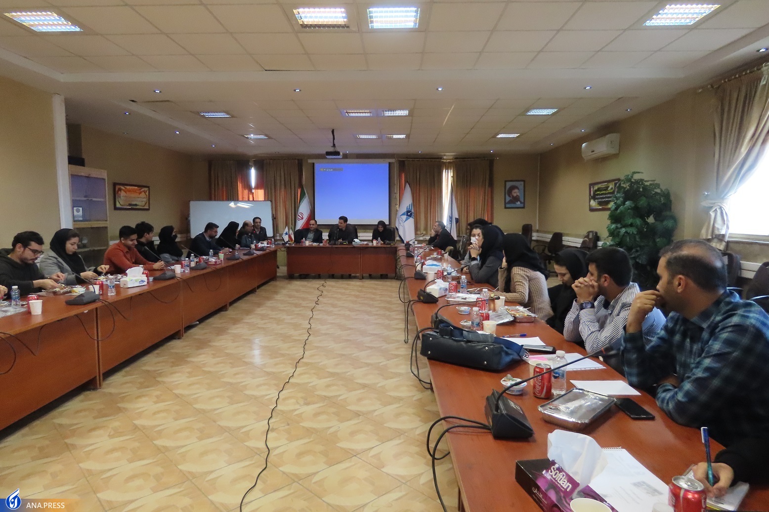 دانشجویان علاوه بر مهارتافزایی باید موضوعات فرهنگی و اجتماعی را هم پیش ببرند دانشجویان علاوه بر مهارتافزایی باید موضوعات فرهنگی و اجتماعی را هم پیش ببرند