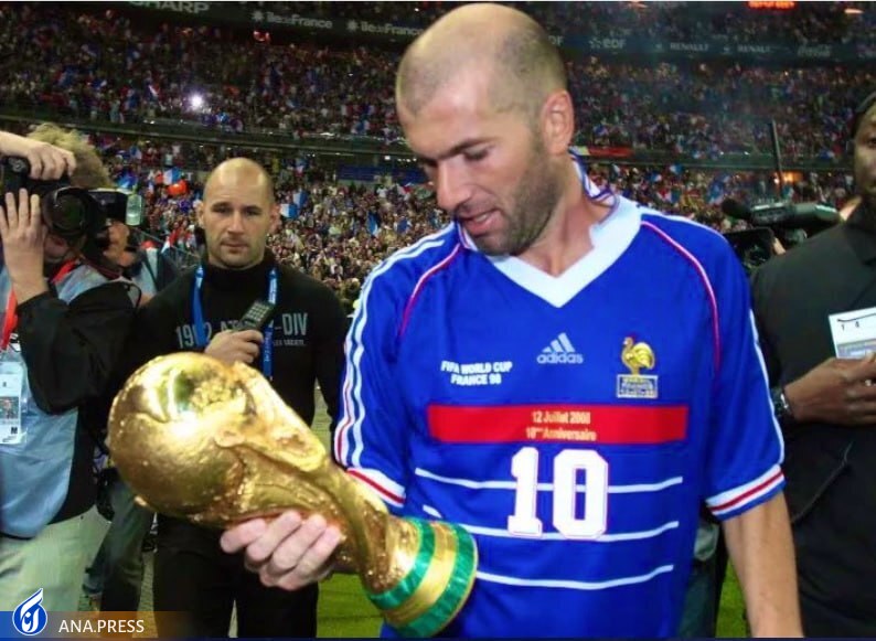 جنجال عجیب رئیس فدراسیون فرانسه علیه زیزو؛ امباپه:آقای لوگرات، به زیدان احترام بگذار! جنجال عجیب رئیس فدراسیون فرانسه علیه زیزو؛ امباپه:آقای لوگرات، به زیدان احترام بگذار!