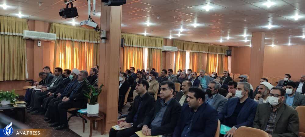 کرسیهای آزاداندیشی مجال مناسبی برای گفتگو با دانشجویان و آموزش به آنهاست کرسیهای آزاداندیشی مجال مناسبی برای گفتگو با دانشجویان و آموزش به آنهاست