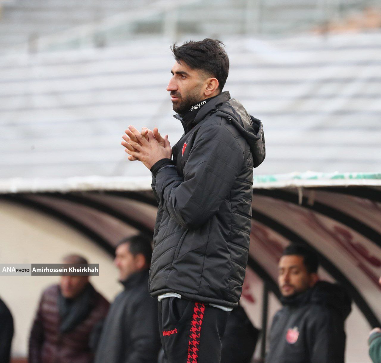 تب و تاب بیرانوند روی نیمکت پرسپولیس+تصاویر تب و تاب بیرانوند روی نیمکت پرسپولیس+تصاویر