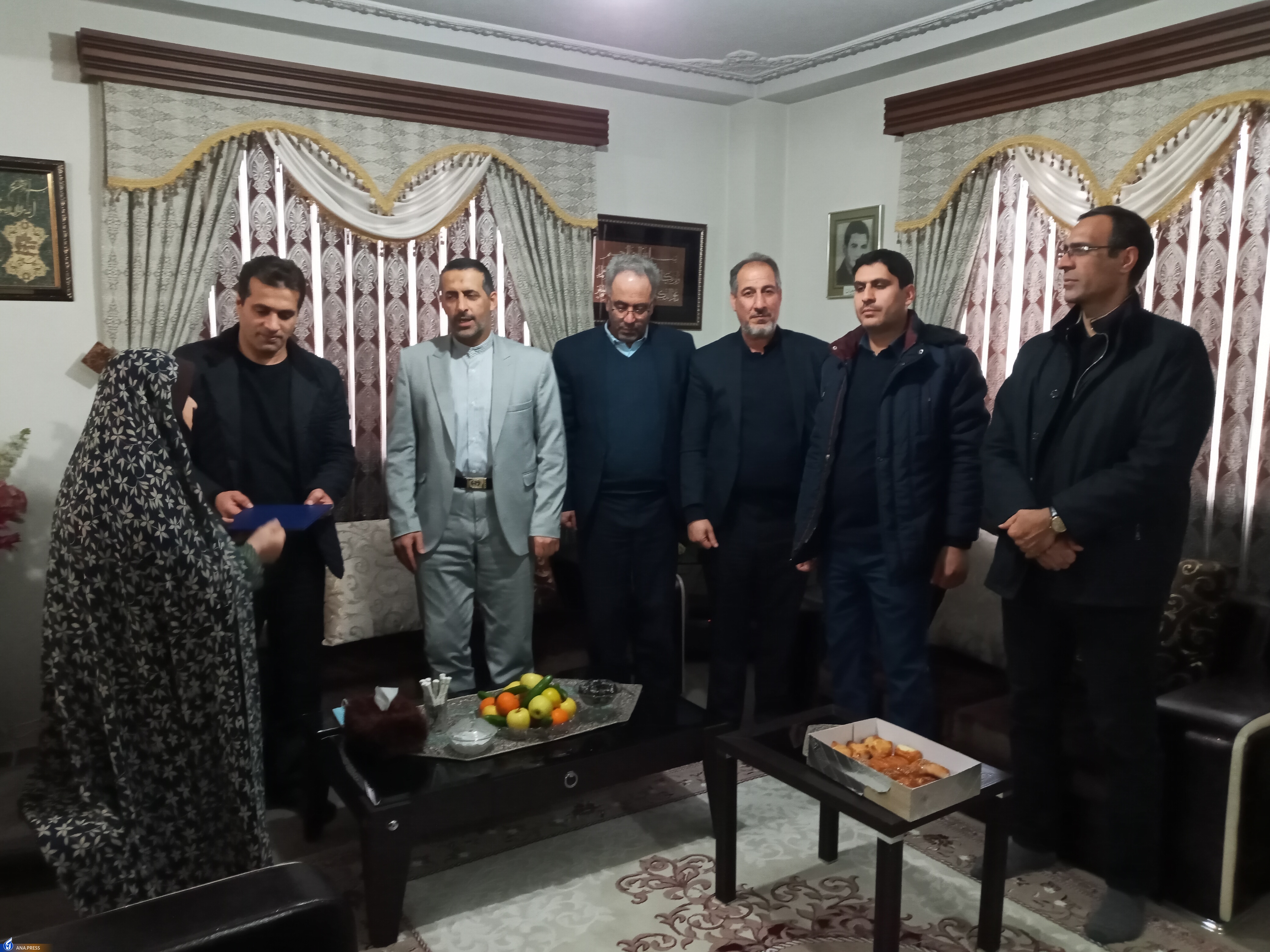 خون شهدای دفاع مقدس موجب حفظ این آب و خاک شد خون شهدای دفاع مقدس موجب حفظ این آب و خاک شد