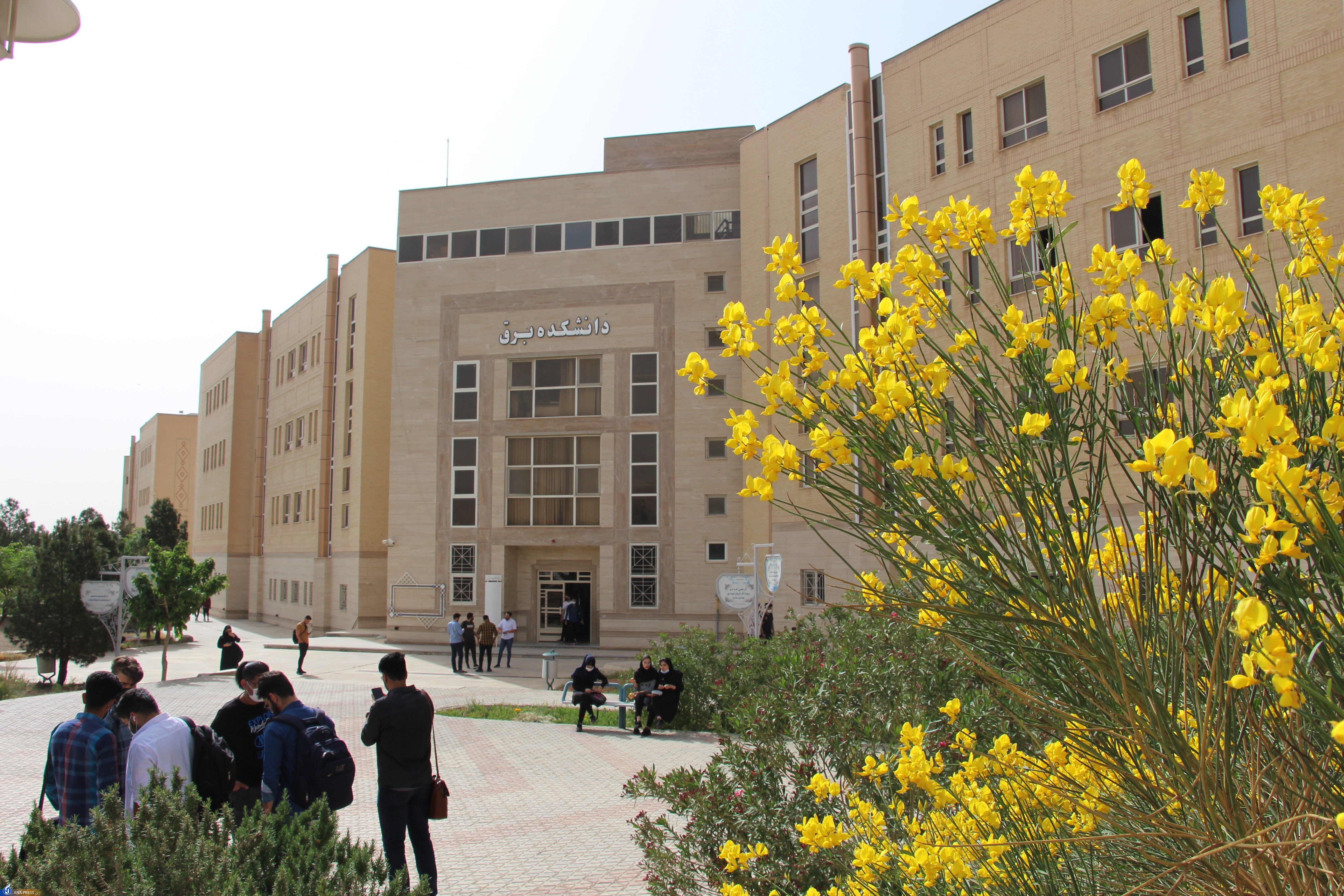 تبلور سی و هشتمین بهار علمی در شهر شکوفه‌های بادام