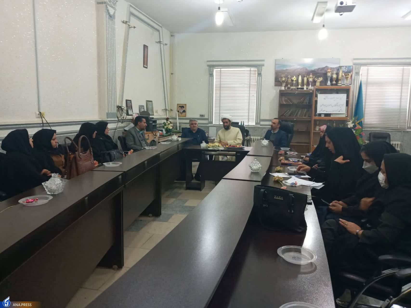 بانوان با الگوگیری از حضرت زهرا(س) راه سعادت و کمال را در پیش بگیرند بانوان با الگوگیری از حضرت زهرا(س) راه سعادت و کمال را در پیش بگیرند