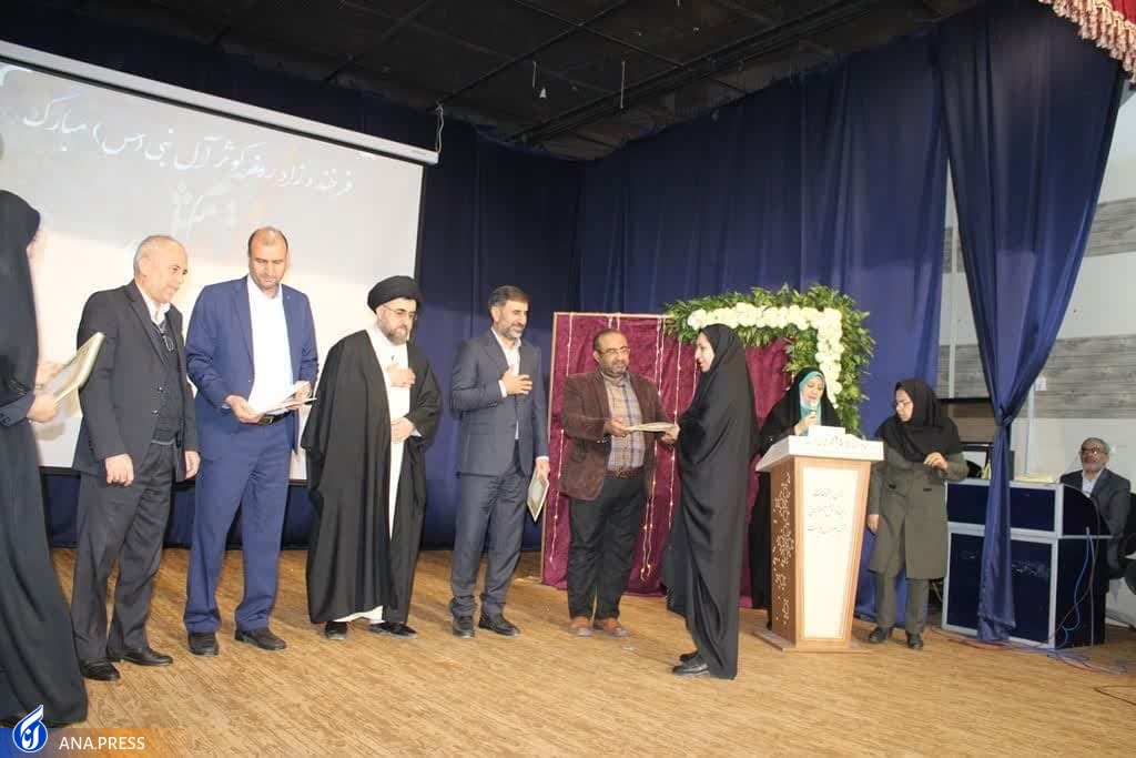 تلاش رسانههای اُختاپوسی دشمن برای کمرنگ جلوه دادن نقش زنان در جامعه تلاش رسانههای اُختاپوسی دشمن برای کمرنگ جلوه دادن نقش زنان در جامعه