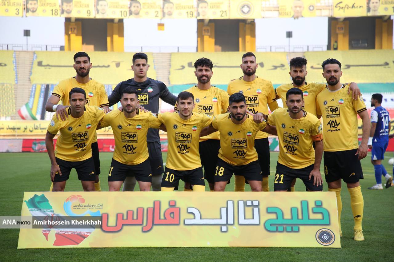 گزارش تصویری از دیدار سپاهان و استقلال در یک بازی مهیج گزارش تصویری از دیدار سپاهان و استقلال در یک بازی مهیج