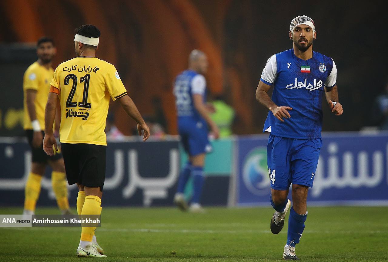 گزارش تصویری از دیدار سپاهان و استقلال در یک بازی مهیج گزارش تصویری از دیدار سپاهان و استقلال در یک بازی مهیج