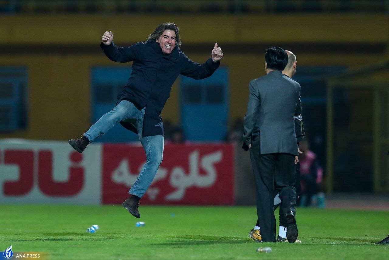 واکنش منحصر به فرد ساپینتو بعد از پیروزی استقلال+عکس واکنش منحصر به فرد ساپینتو بعد از پیروزی استقلال+عکس