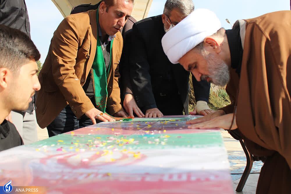 پیچش عطر لاله‌های فاطمی در دانشگاه