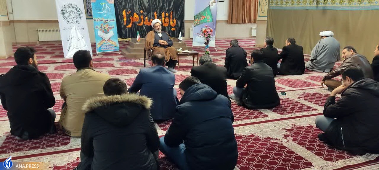 حضرت فاطمه(س) همواره به فکر رفع مشکلات فکری و معیشتی مردم بود