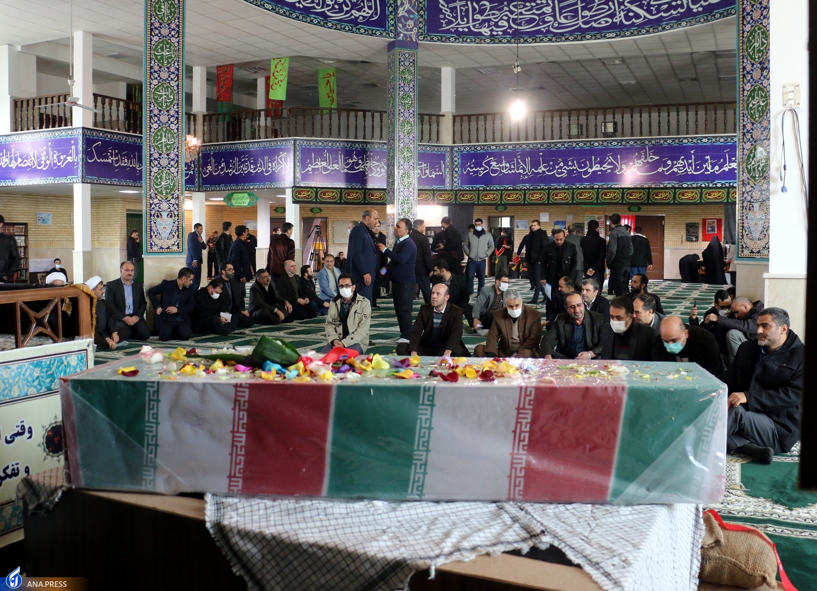 عطر لاله‌های فاطمی در دانشگاه پیچید + تصاویر