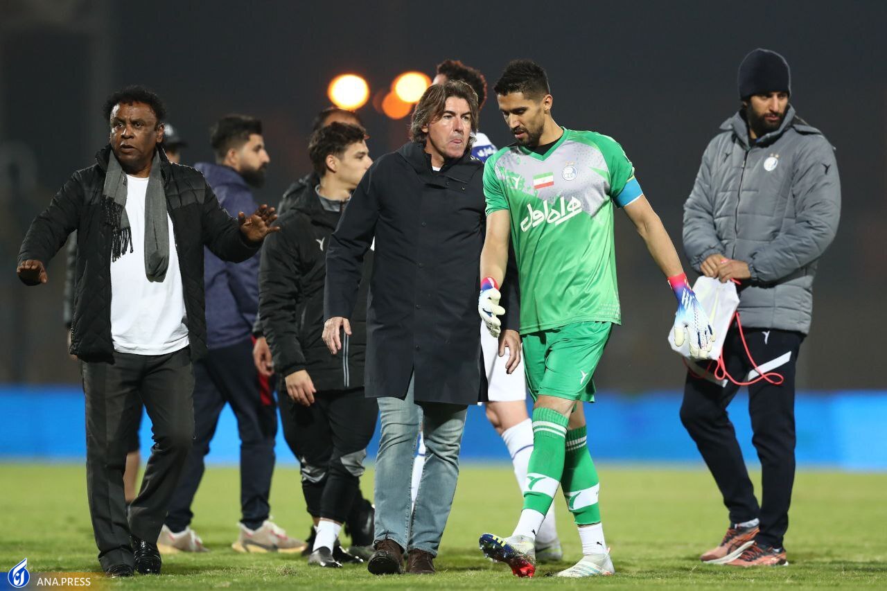 روشن: قائدی با این روند فوتبالش زود تمام میشود روشن: قائدی با این روند فوتبالش زود تمام میشود