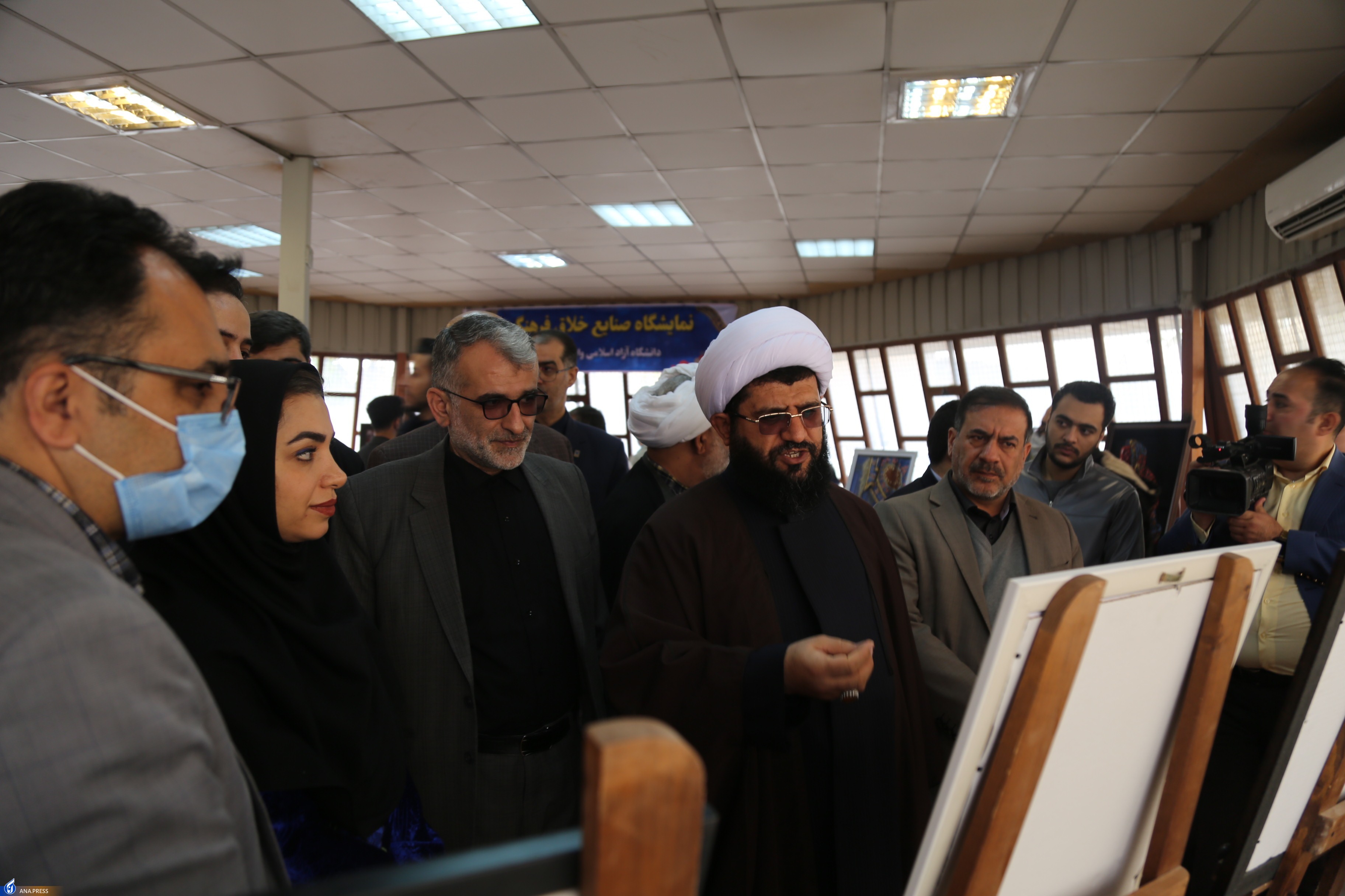 توجه به خلاقیتهای هنری و فرهنگی در تعالی انسان مؤثر است توجه به خلاقیتهای هنری و فرهنگی در تعالی انسان مؤثر است