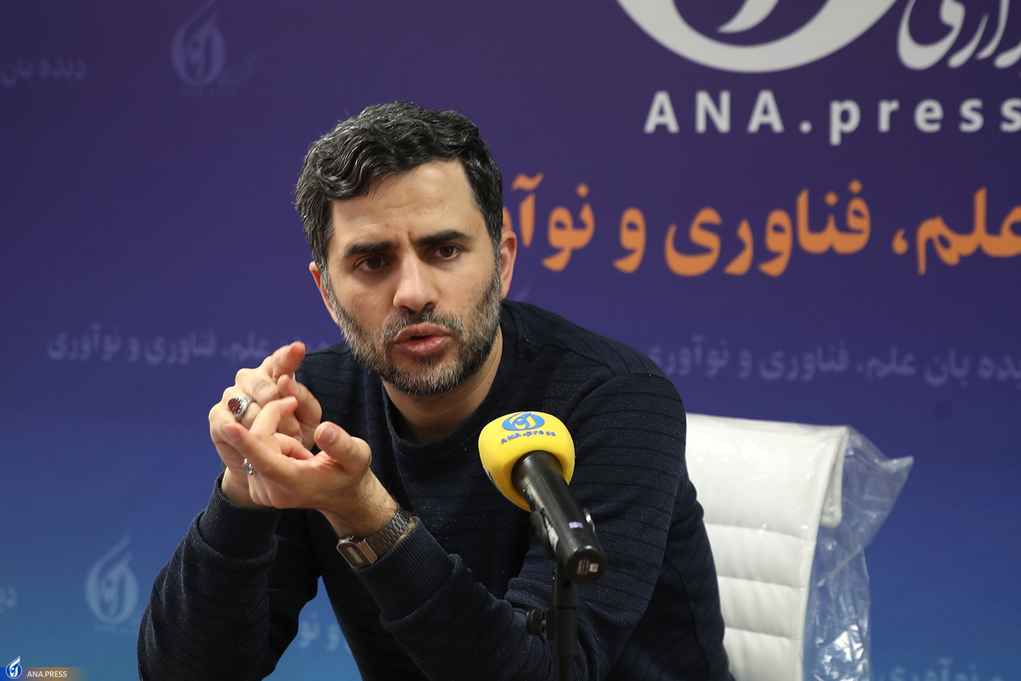 یک انقلاب فرهنگی واقعی هستیم/سر دسته ضدنقلابها کسانیاند که نمیخواهند دانشگاههای ما سیاسی باشد! یک انقلاب فرهنگی واقعی هستیم/سر دسته ضدنقلابها کسانیاند که نمیخواهند دانشگاههای ما سیاسی باشد!