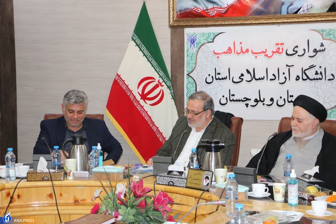 باید از سران طوایف و علمای شیعه و سنی در راستای تقریب مذاهب استفاده شود